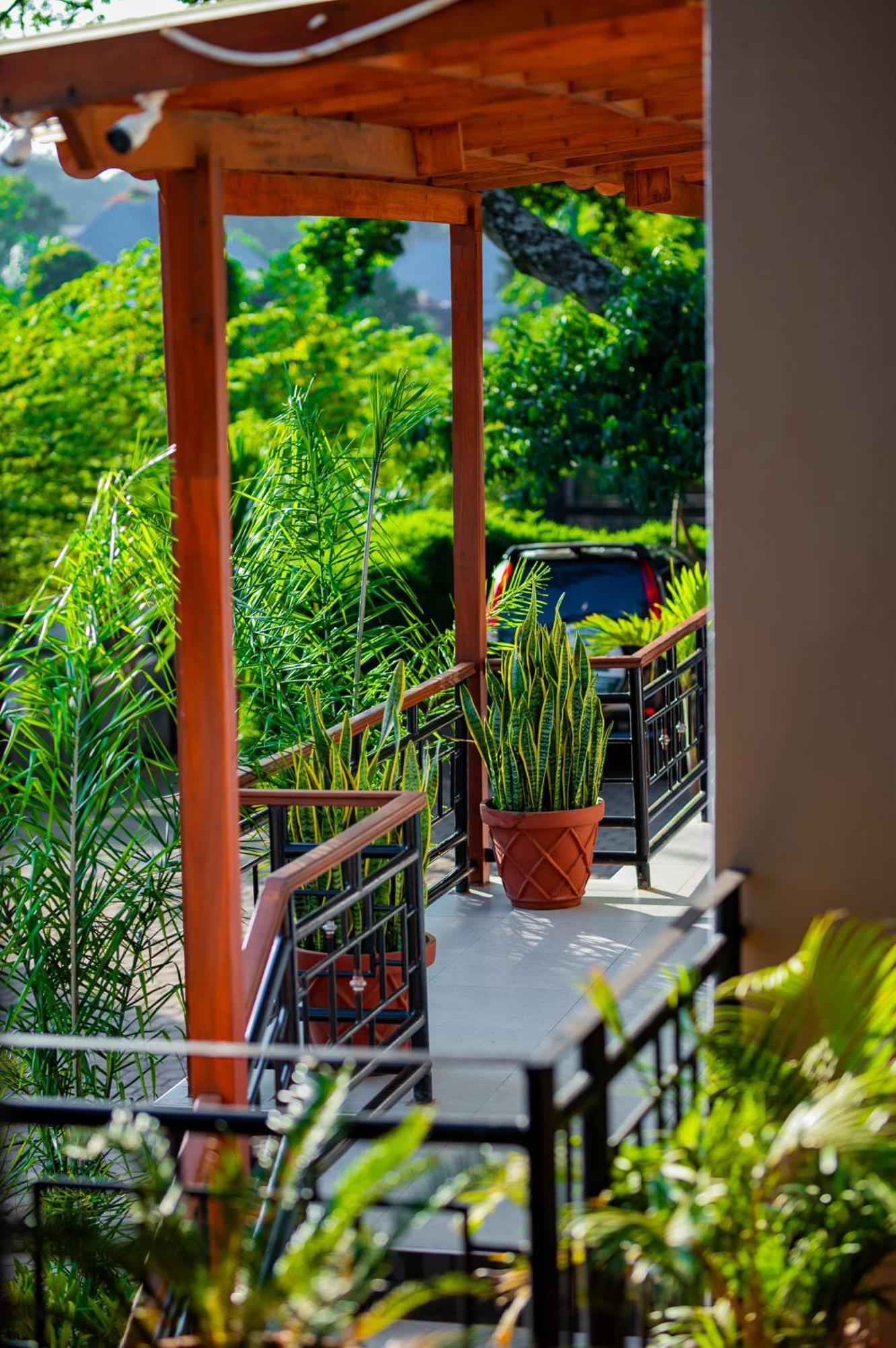 Greenside Hotel Аруша Екстериор снимка